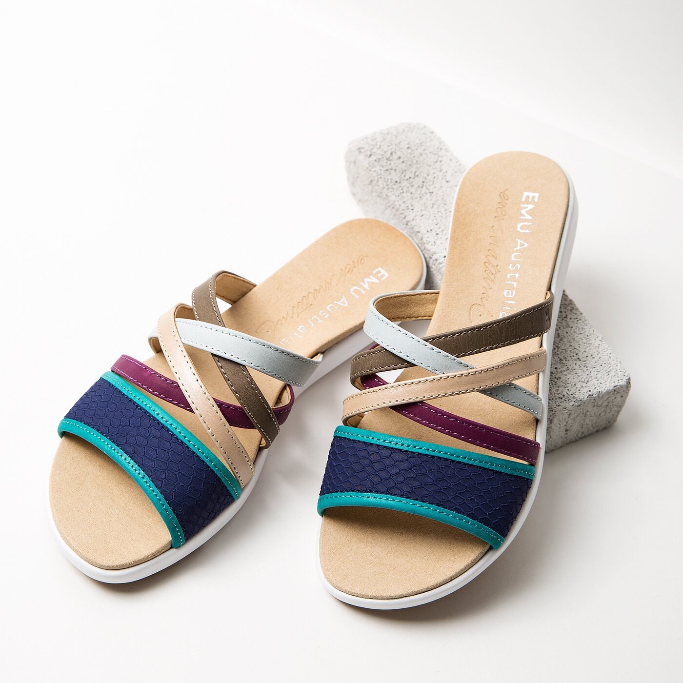 Damskie klapki EMU AUSTRALIA JIMBLE OCEAN BLUE  w11684oceanblue kolor beżowy