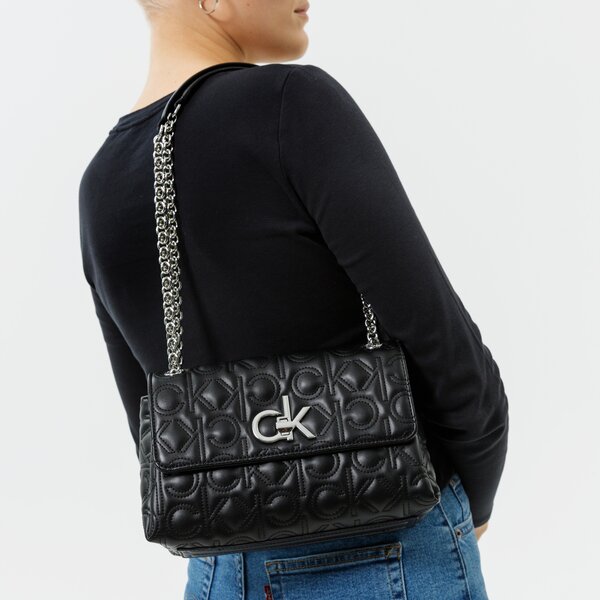 Damska torebka CALVIN KLEIN TOREBKA RE-LOCK EW CONV FLAP XBODY k60k608585bax kolor czarny