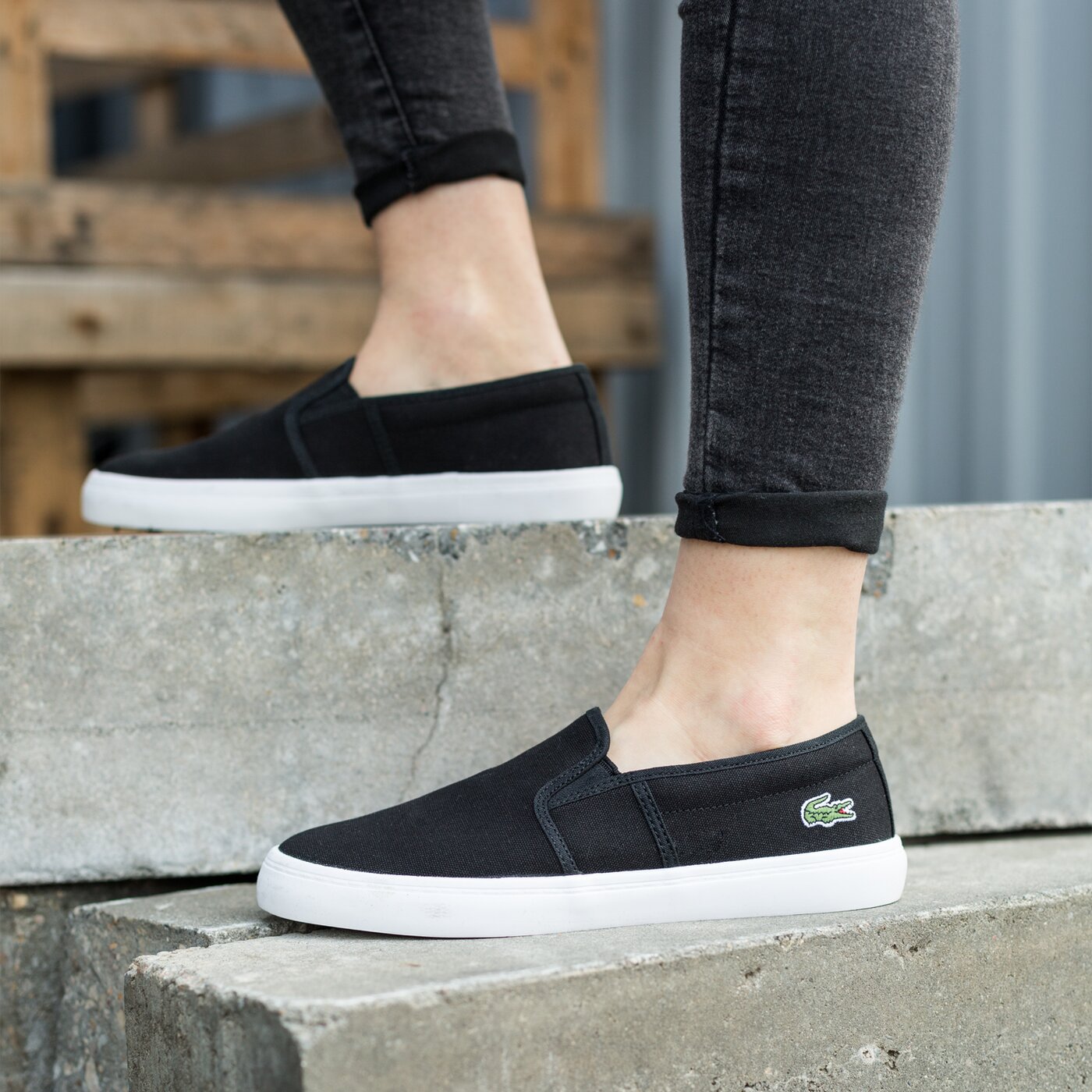 Damskie trampki LACOSTE GAZON BL 2 732spw0138024 kolor czarny