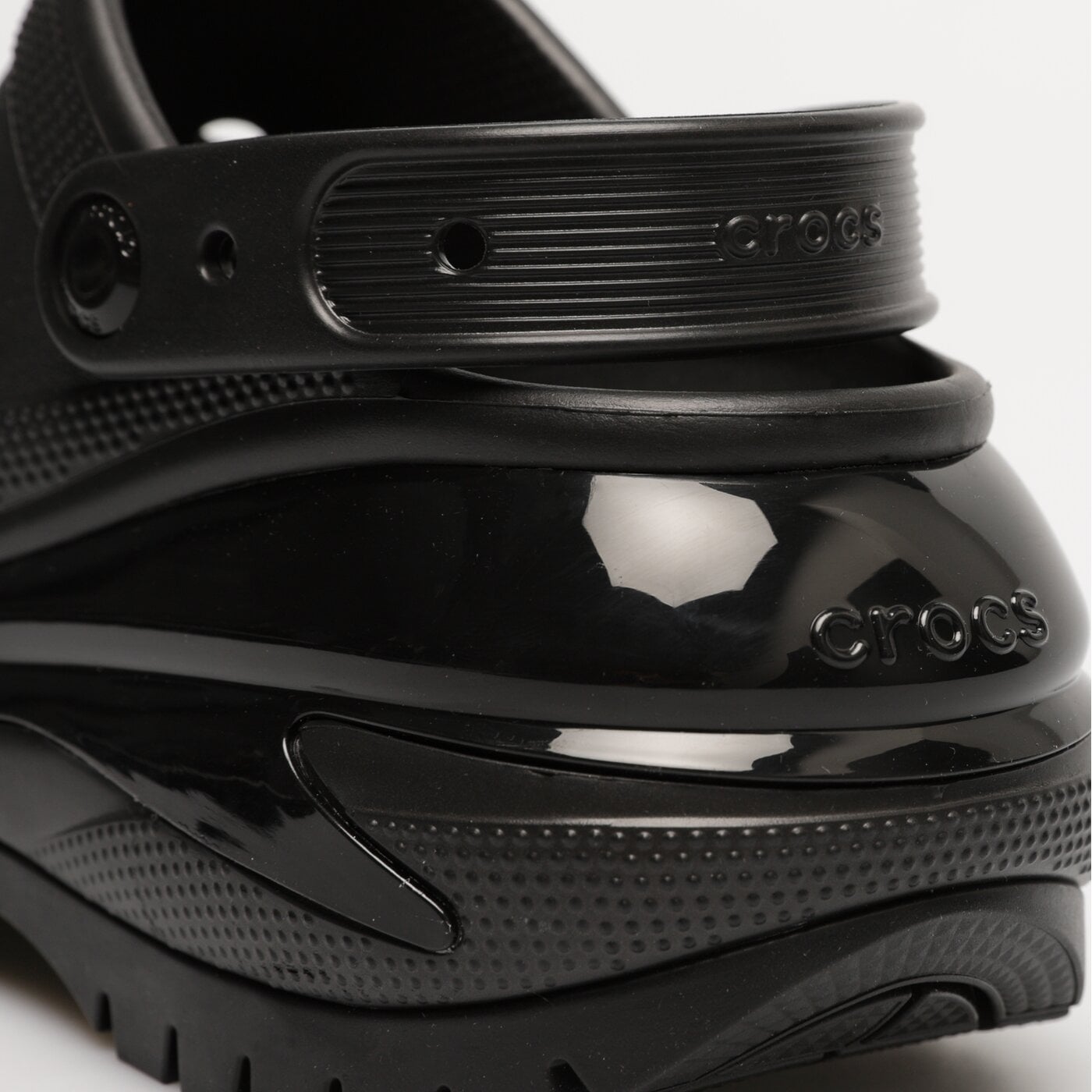Damskie sandały CROCS CLASSIC MEGA CRUSH CLOG 207988001 kolor czarny