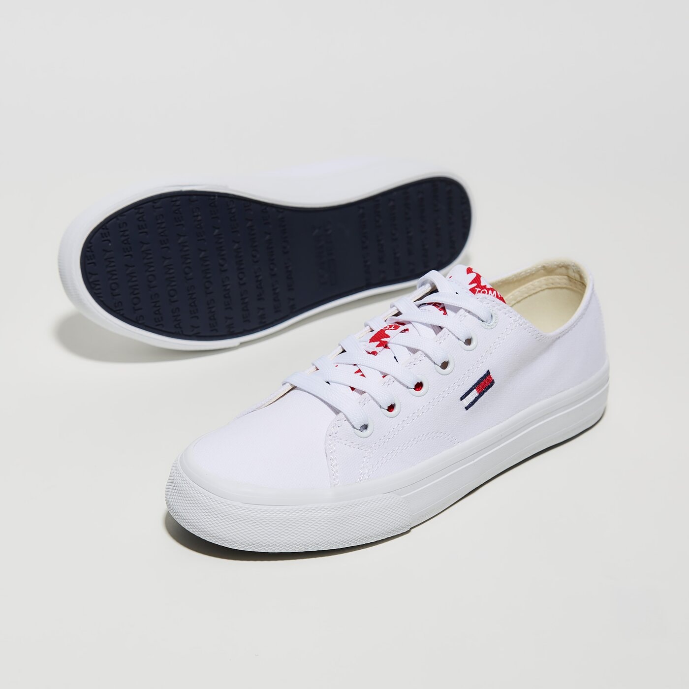 Damskie trampki TOMMY HILFIGER TOMMY JEANS LOWCUT VULC en0en01417ybr kolor biały