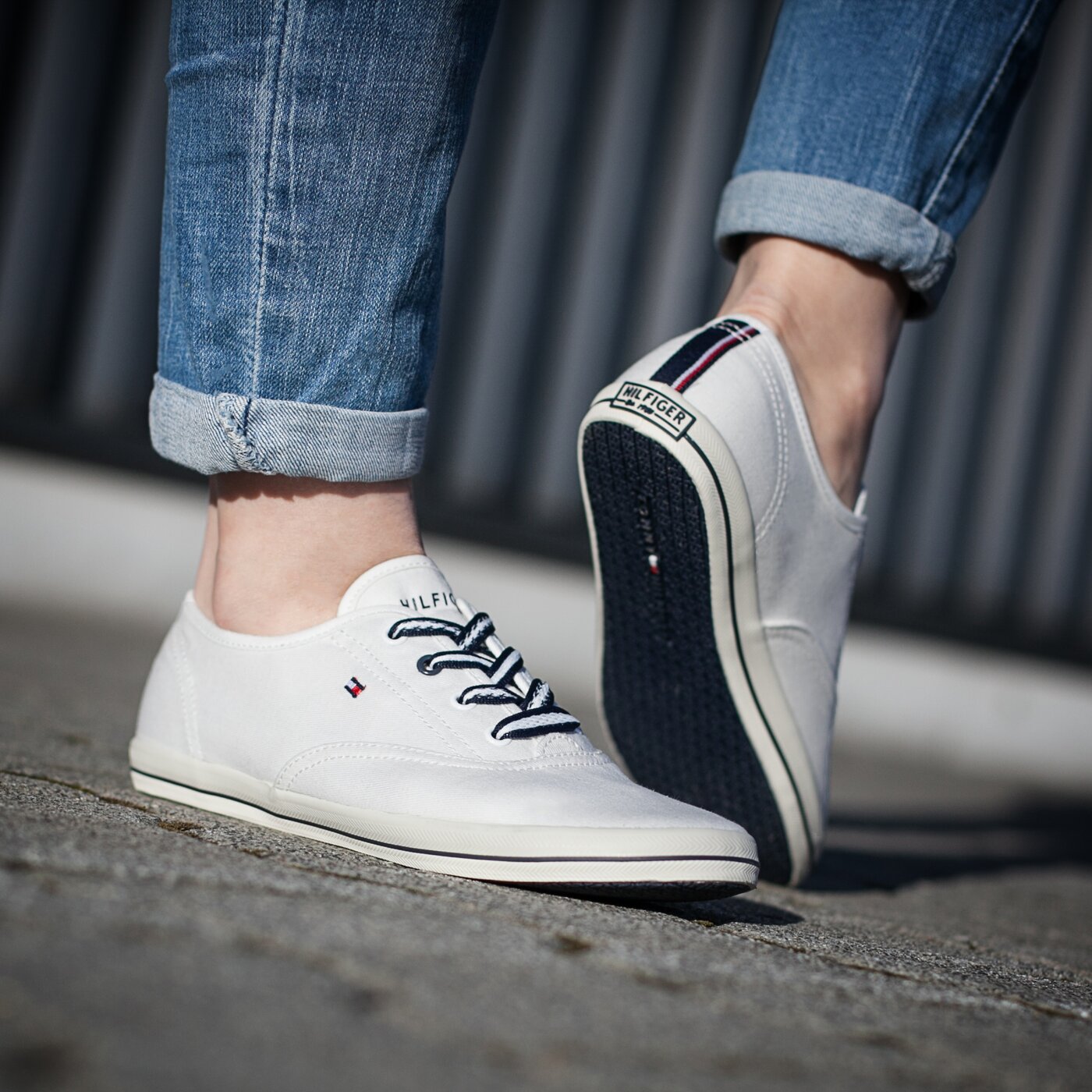 Damskie trampki TOMMY HILFIGER V1285ICTORIA 1D fw56820836118 kolor biały