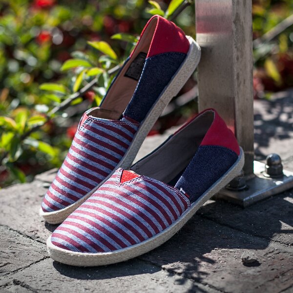 Damskie trampki TOMMY HILFIGER S1385ARI 2JS en56821154931 kolor czerwony