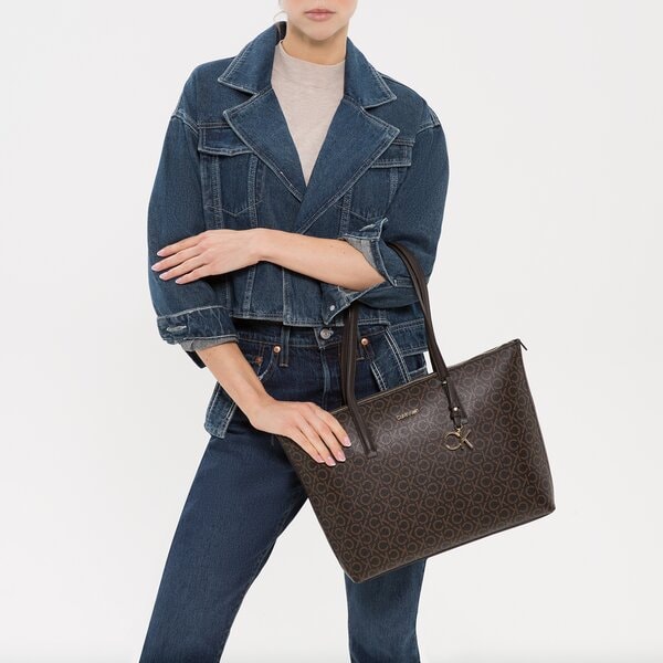 Damska torebka CALVIN KLEIN TOREBKA SHOPPER MD MONO k60k6098870hd kolor brązowy