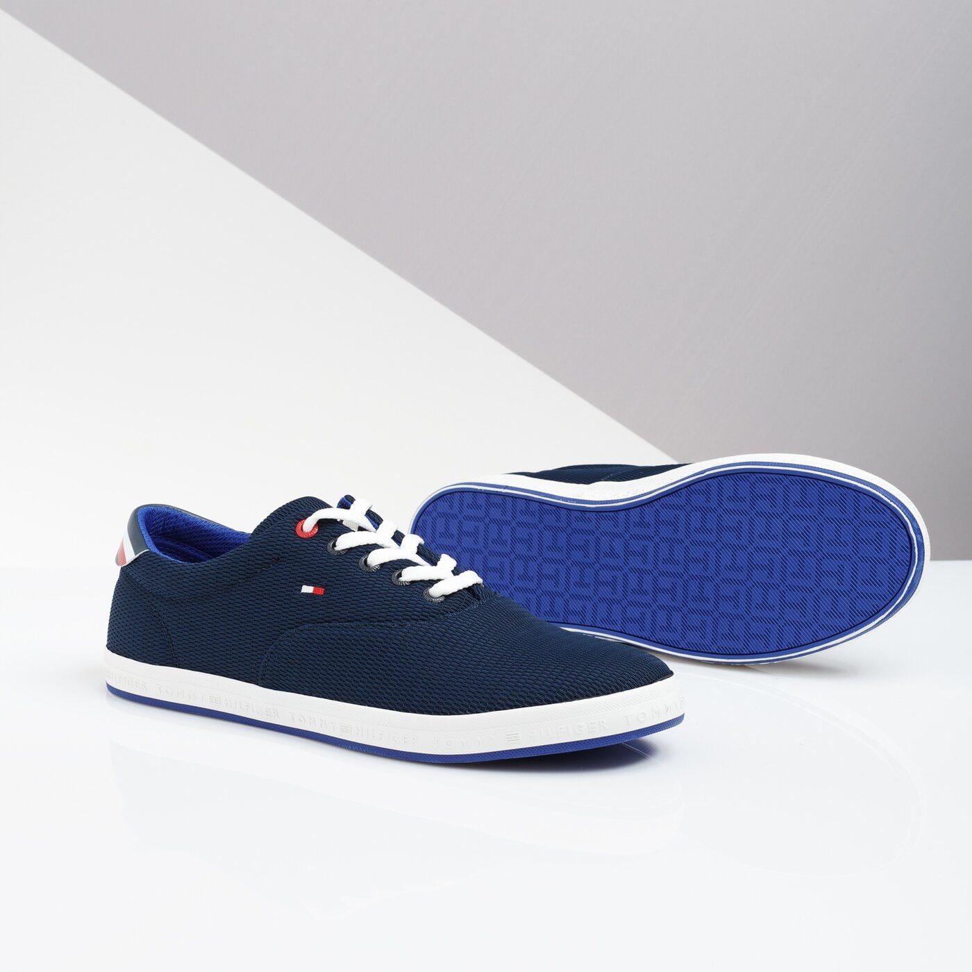 Męskie trampki TOMMY HILFIGER HOWELL 10D fm0fm02052403 kolor granatowy