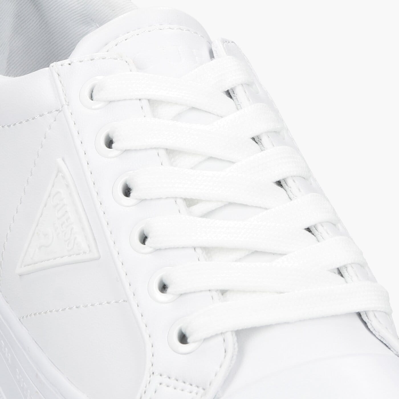 Damskie trampki GUESS BRODEY fl5yb3ele12whiwh kolor biały