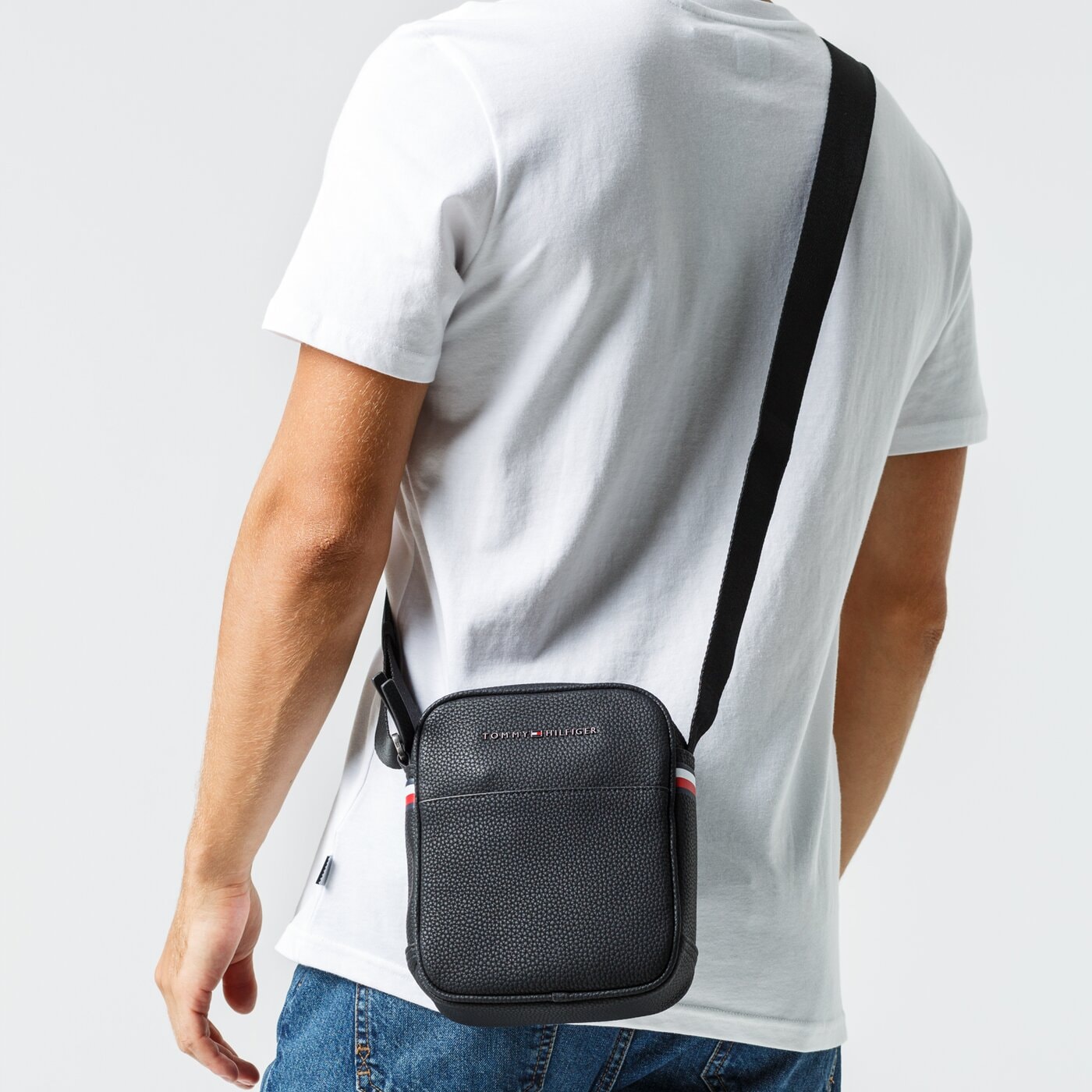 tommy hilfiger essential reporter