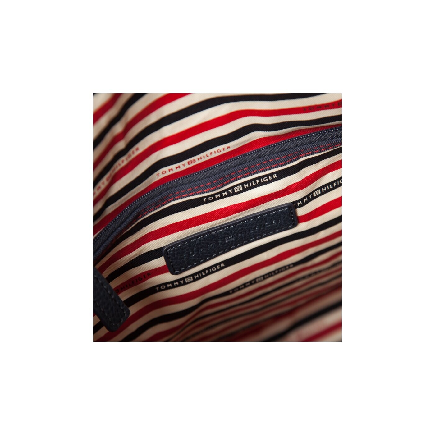 TOMMY HILFIGER TORBA PAMELA TOTE CROSSOVER aw0aw01135908 kolor czerwony