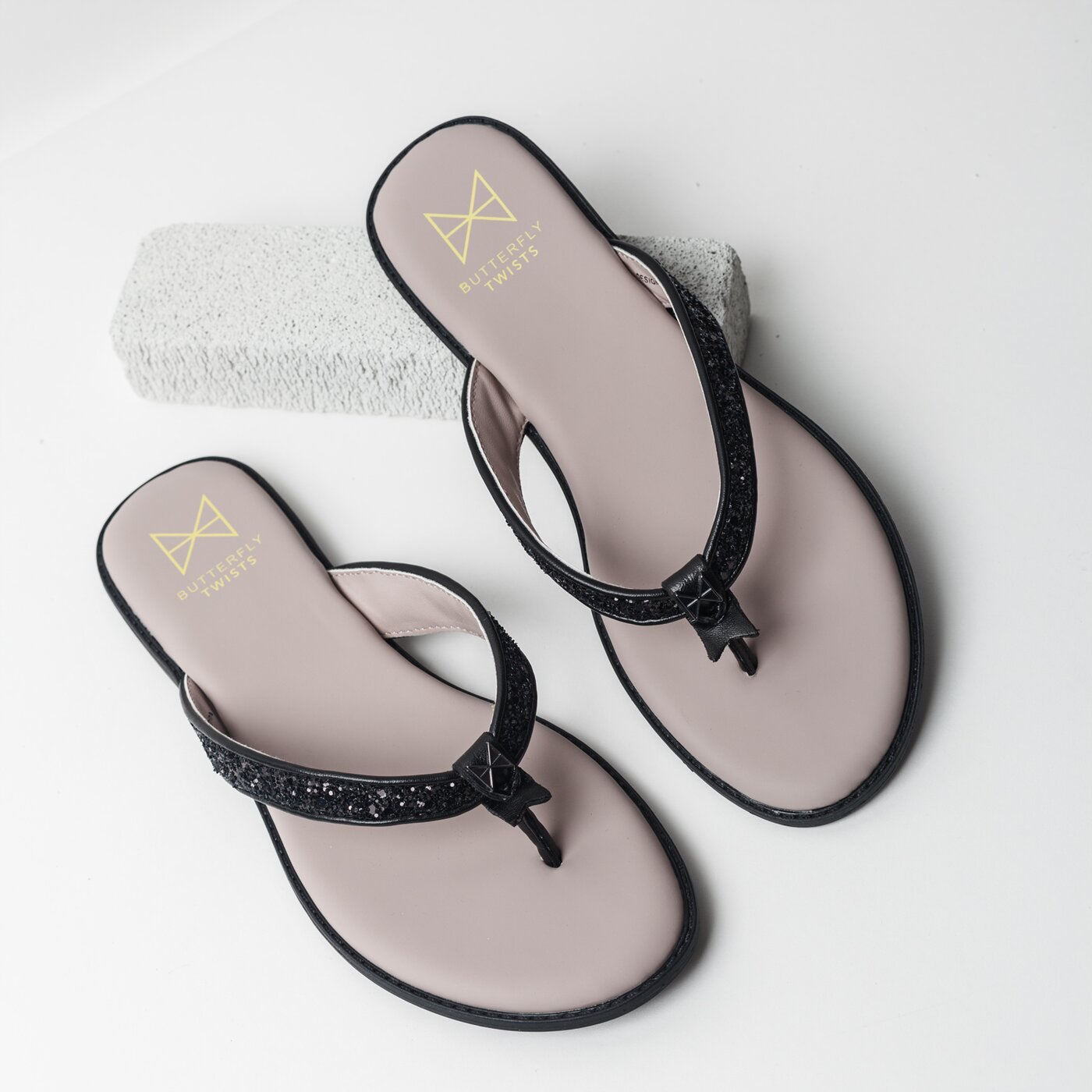 Damskie klapki BUTTERFLY TWISTS BONDI bt27005317 kolor czarny