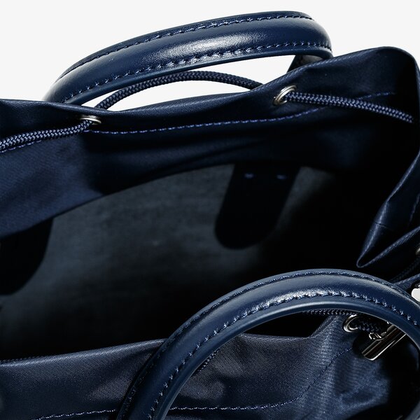 Damska torebka LACOSTE TOREBKA TOP HANDLE BAG nf3224apf91 kolor granatowy