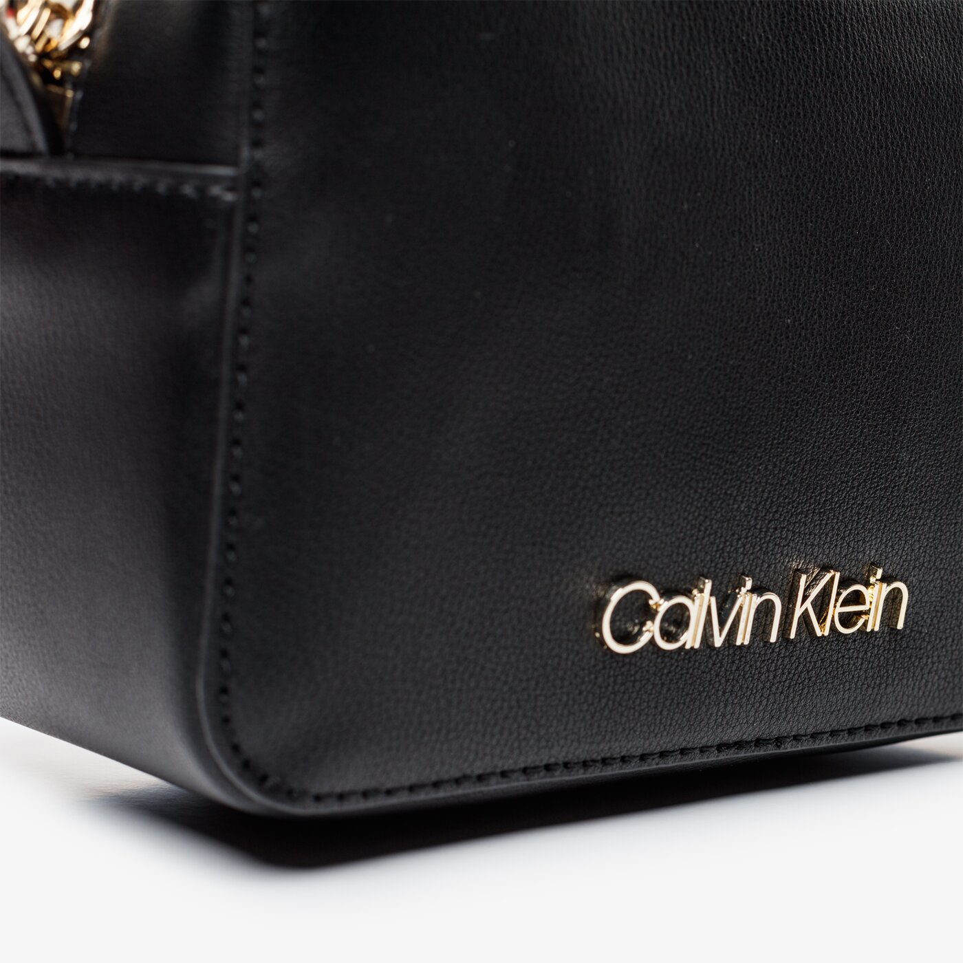 Damska torebka CALVIN KLEIN TOREBKA MUST CAMERABAG k60k605871bds kolor czarny