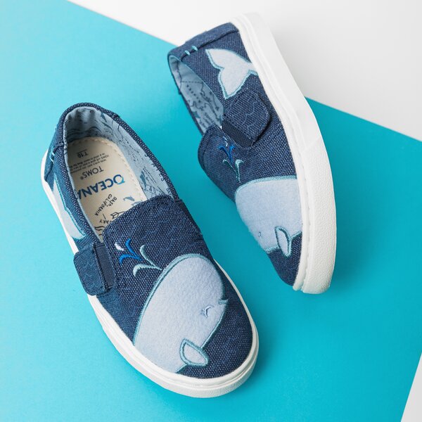 Dziecięce półbuty TOMS LUCA - THE TOMS ANIMAL INITIATIVE OCEANA 10011562 kolor granatowy