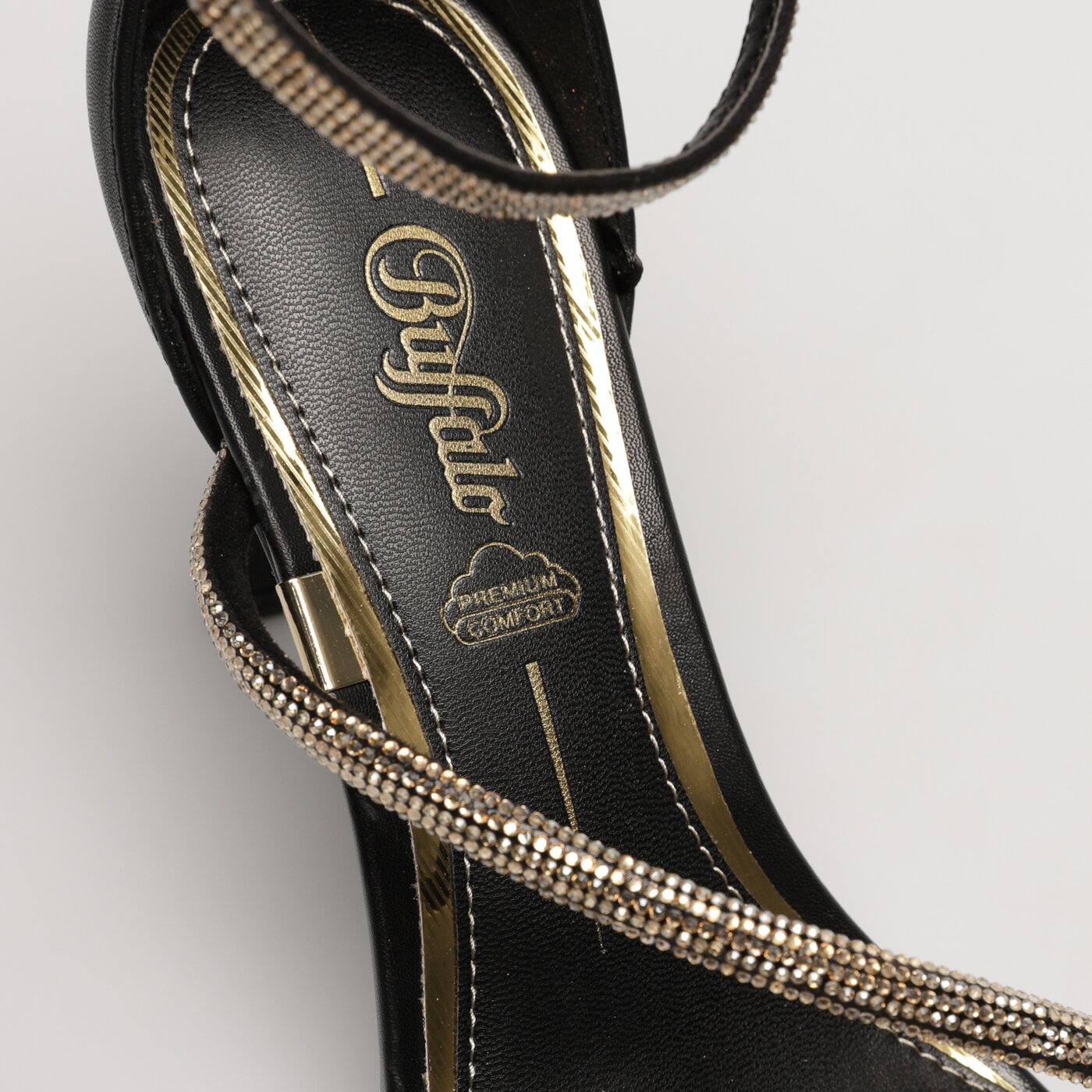 Damskie szpilki / czółenka BUFFALO SERENA SHINE 1291346 kolor czarny