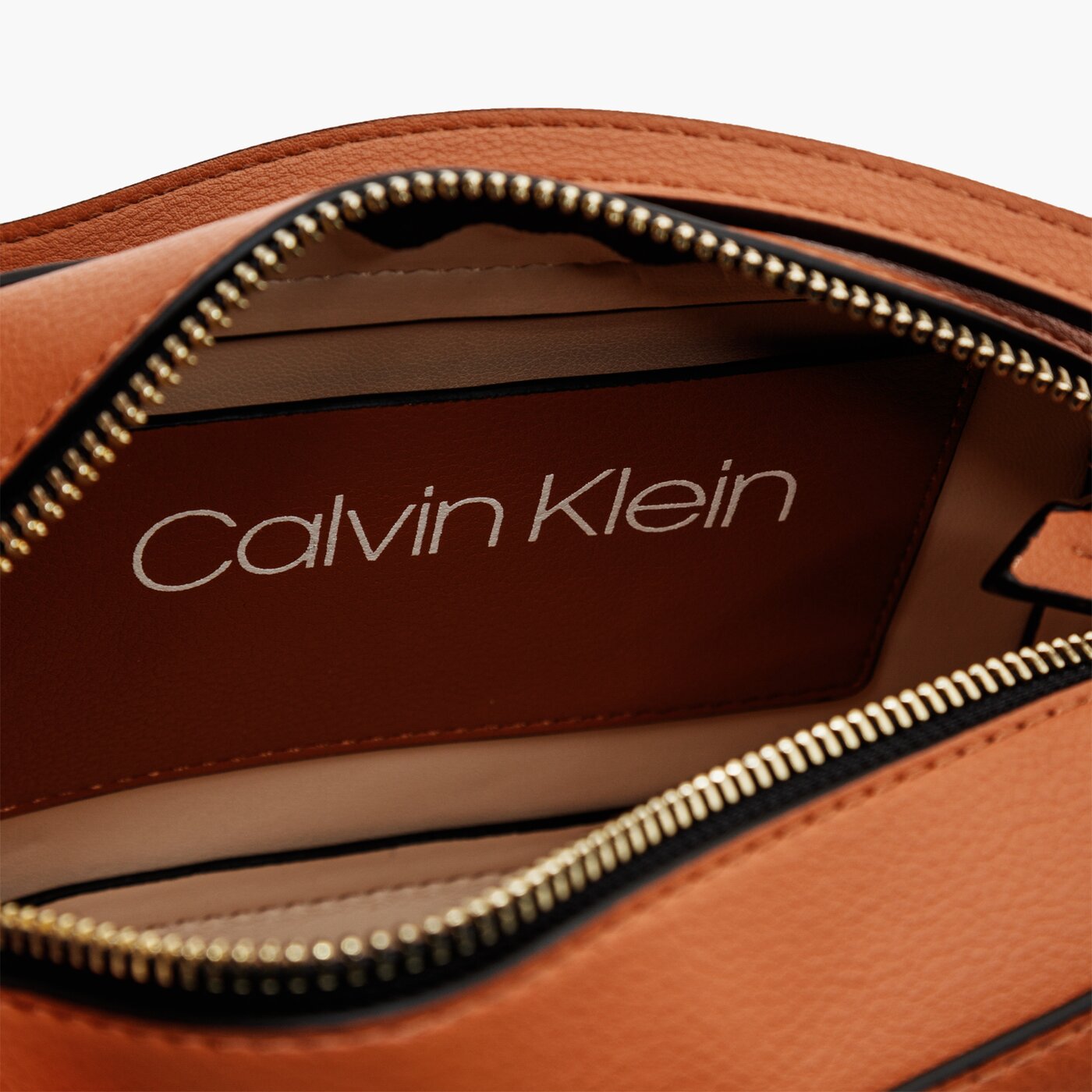 Damska torebka CALVIN KLEIN TOREBKA MUST CAMERABAG k60k606330gae kolor brązowy