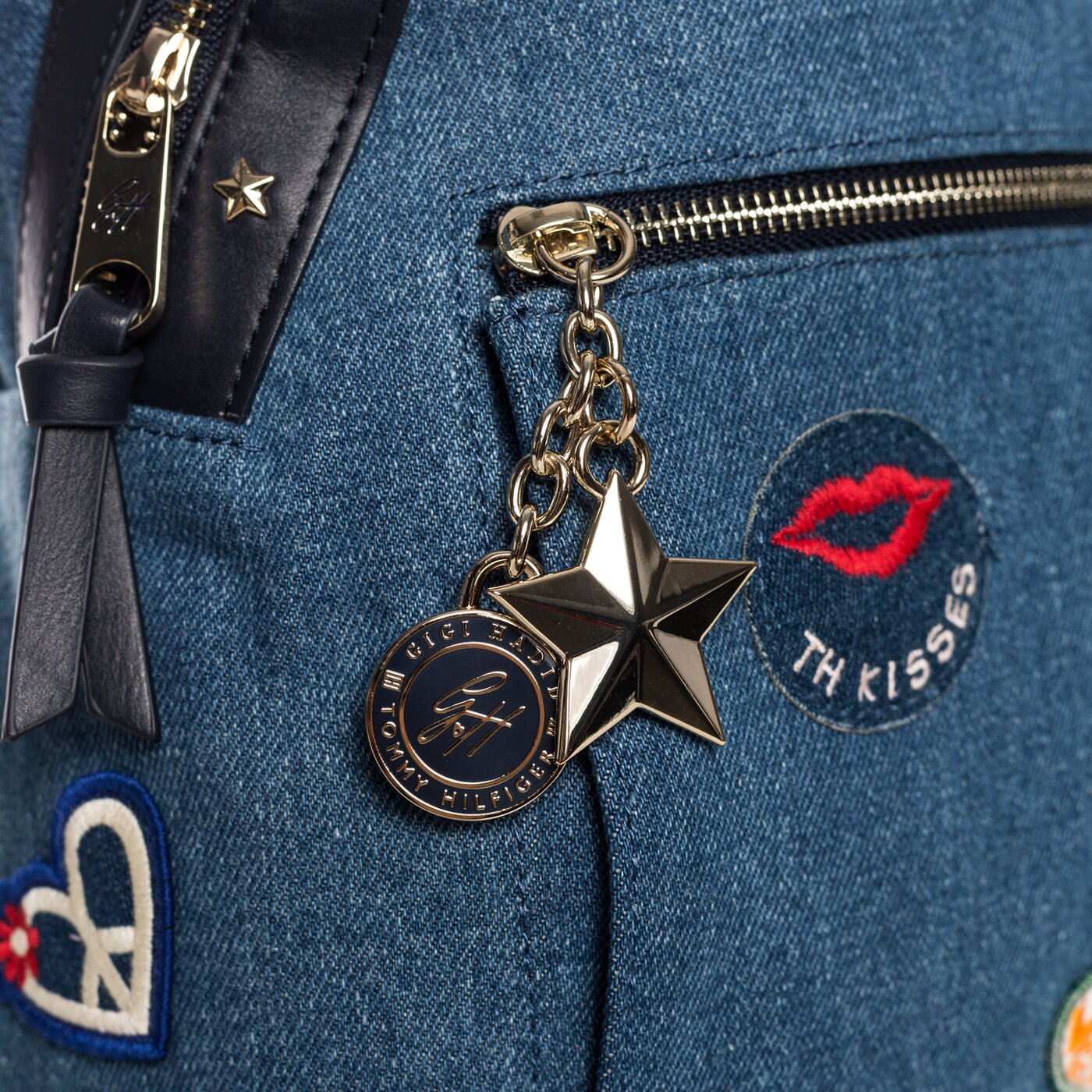 Damski plecak TOMMY HILFIGER PLECAK GIGI HAD ID BACKPAC aw0aw03910905 kolor granatowy