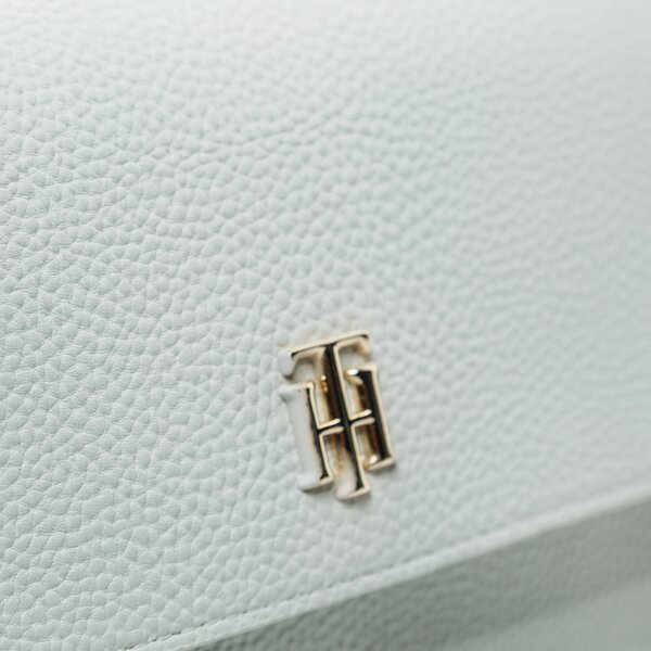Damska torebka TOMMY HILFIGER TOREBKA TH SOFT CROSSOVER aw0aw09834af2 kolor biały