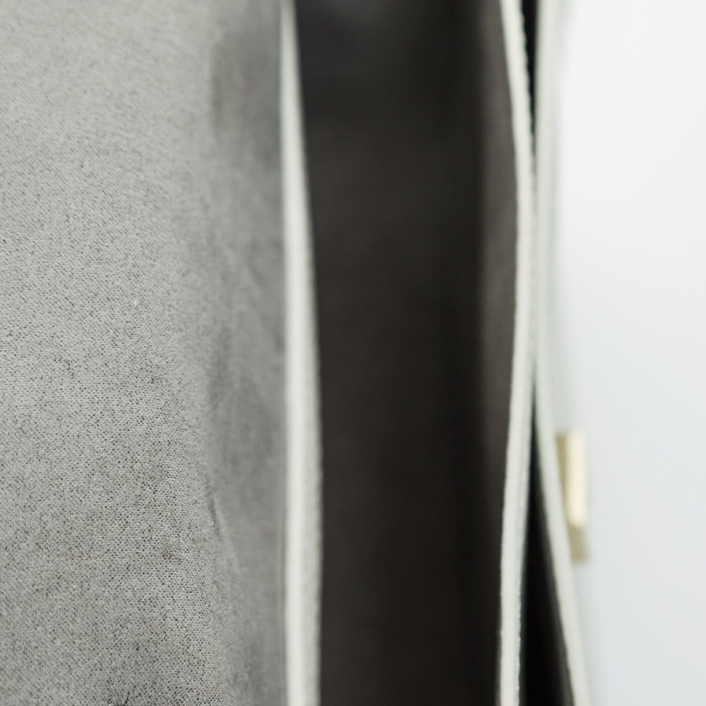 Damska torebka TOMMY HILFIGER TOREBKA TH SOFT CROSSOVER aw0aw09834af2 kolor biały