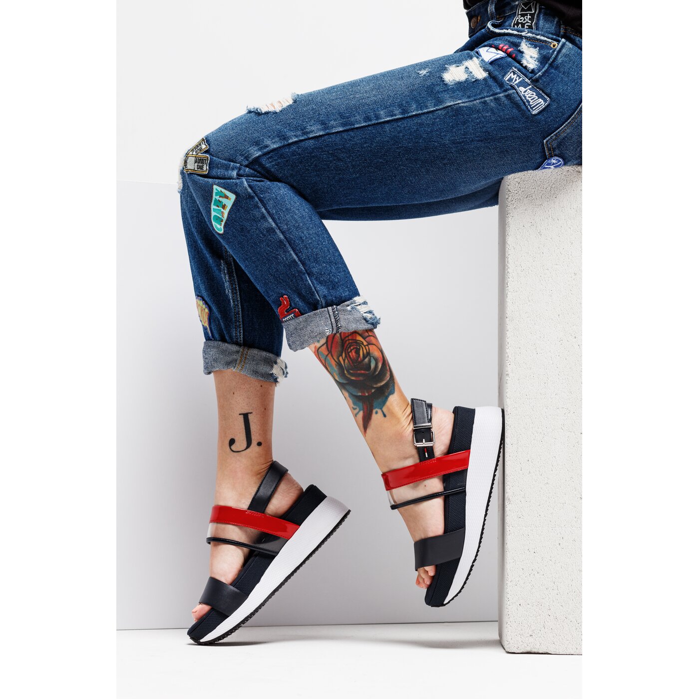 Damskie sandały TOMMY HILFIGER ONIKA 4C TRANSPARENT RWB HYBRID SANDAL #en0en00443020# kolor granatowy