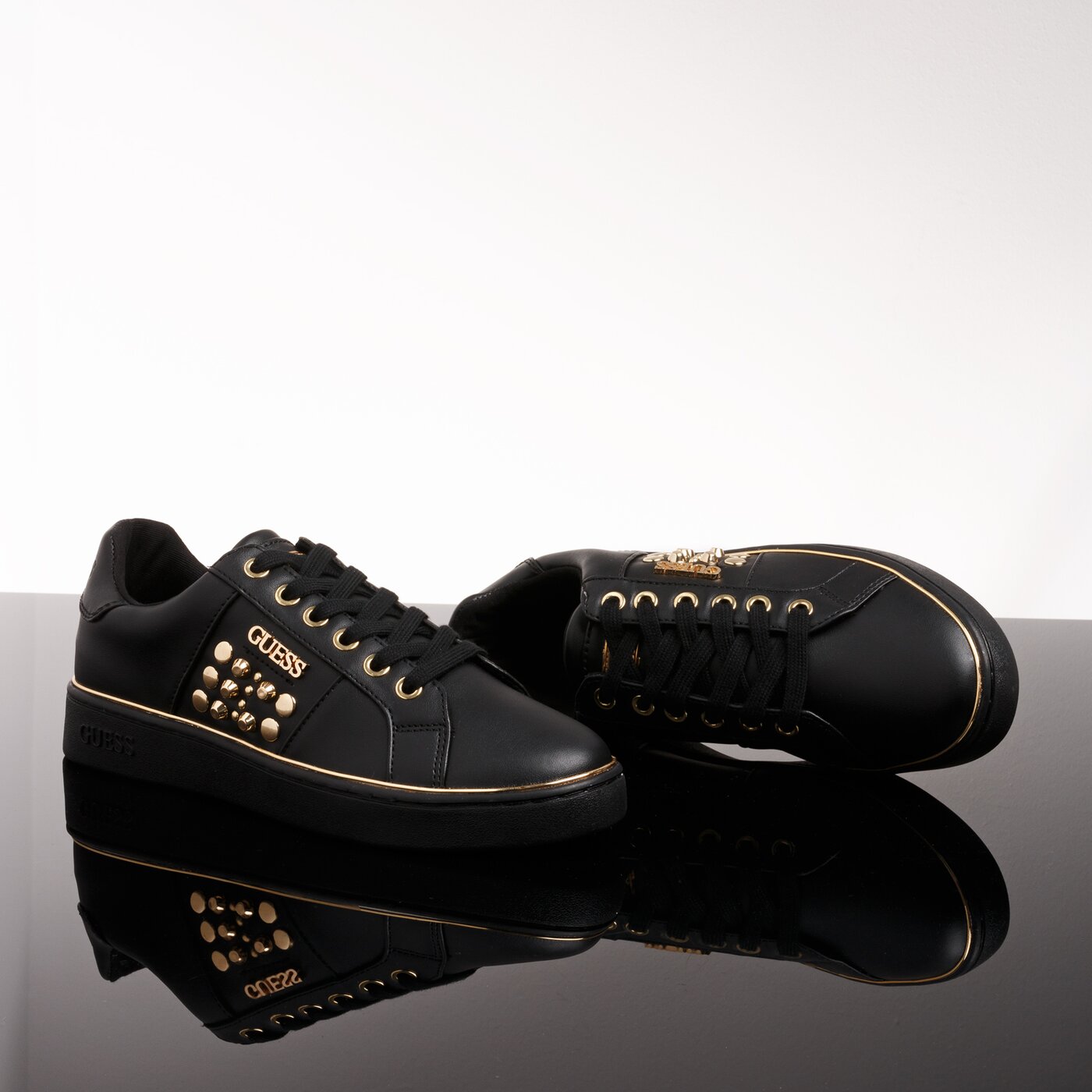 Damskie sneakersy (buty) GUESS BRANDIA fl7braele12blkbl kolor czarny