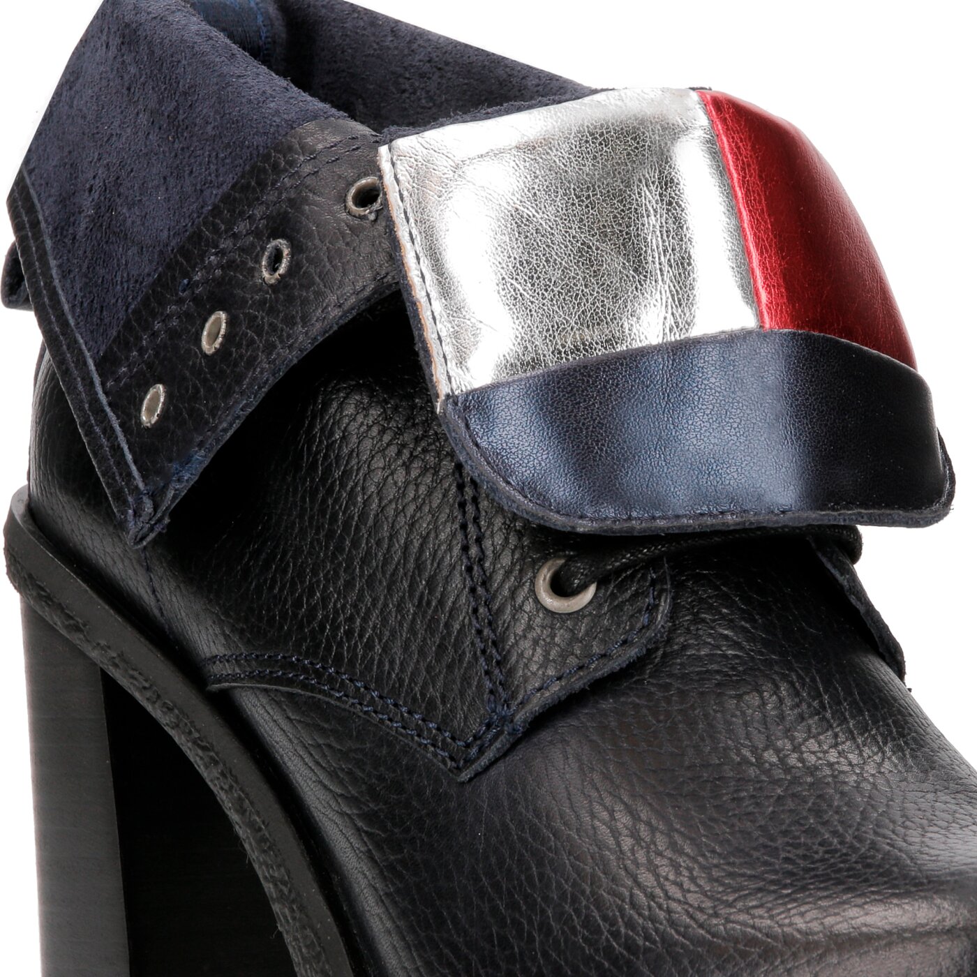 Damskie botki / sztyblety TOMMY HILFIGER BIG FLAG LACE UP HEELED BOOT en0en00252990 kolor czarny