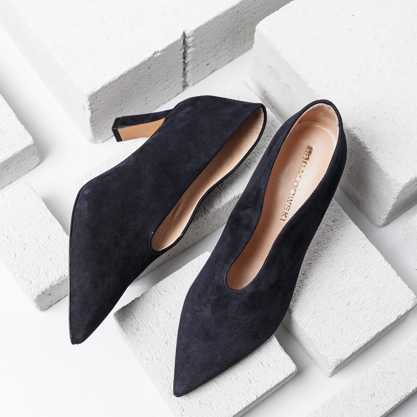 Damskie szpilki / czółenka BALDOWSKI PEŁNE CZÓŁENKO W001601576004 w001601576004 kolor granatowy