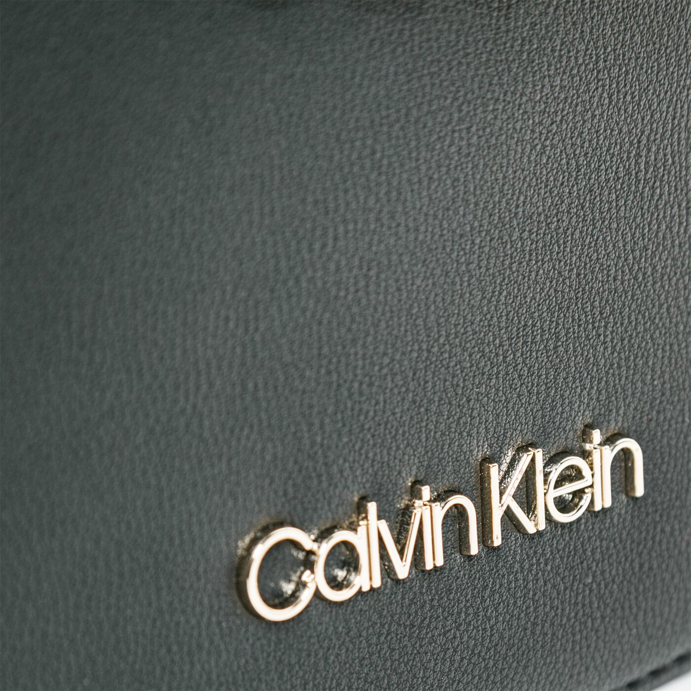 Damska torebka CALVIN KLEIN TOREBKA SADDLE BAG k60k6074300gw kolor czarny