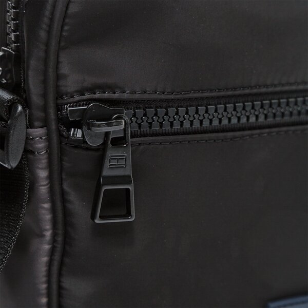 TOMMY HILFIGER TORBA MINI REPORTER am0am05827bds kolor czarny