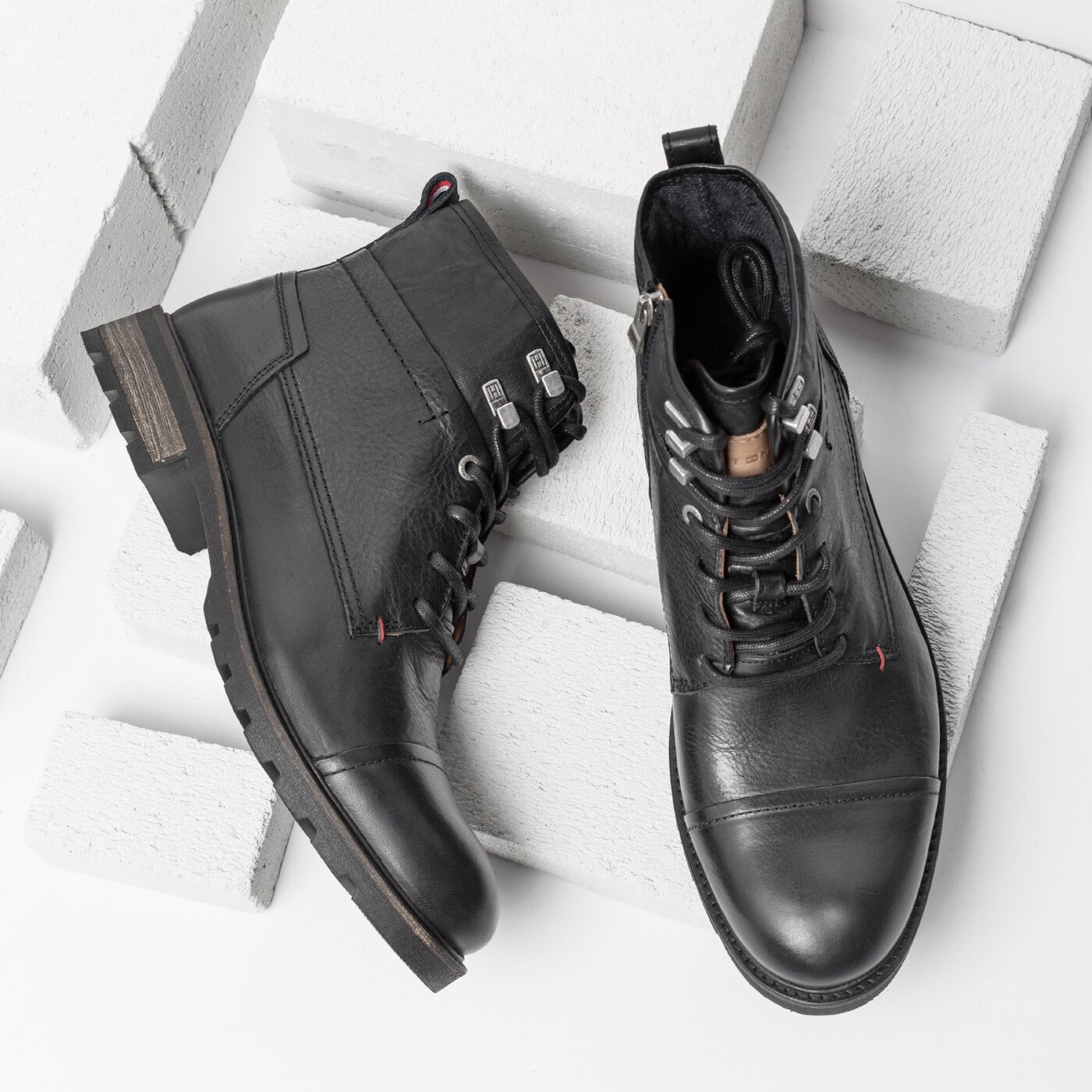 Męskie buty za kostkę TOMMY HILFIGER CURTIS 13A fm0fm00711990 kolor czarny