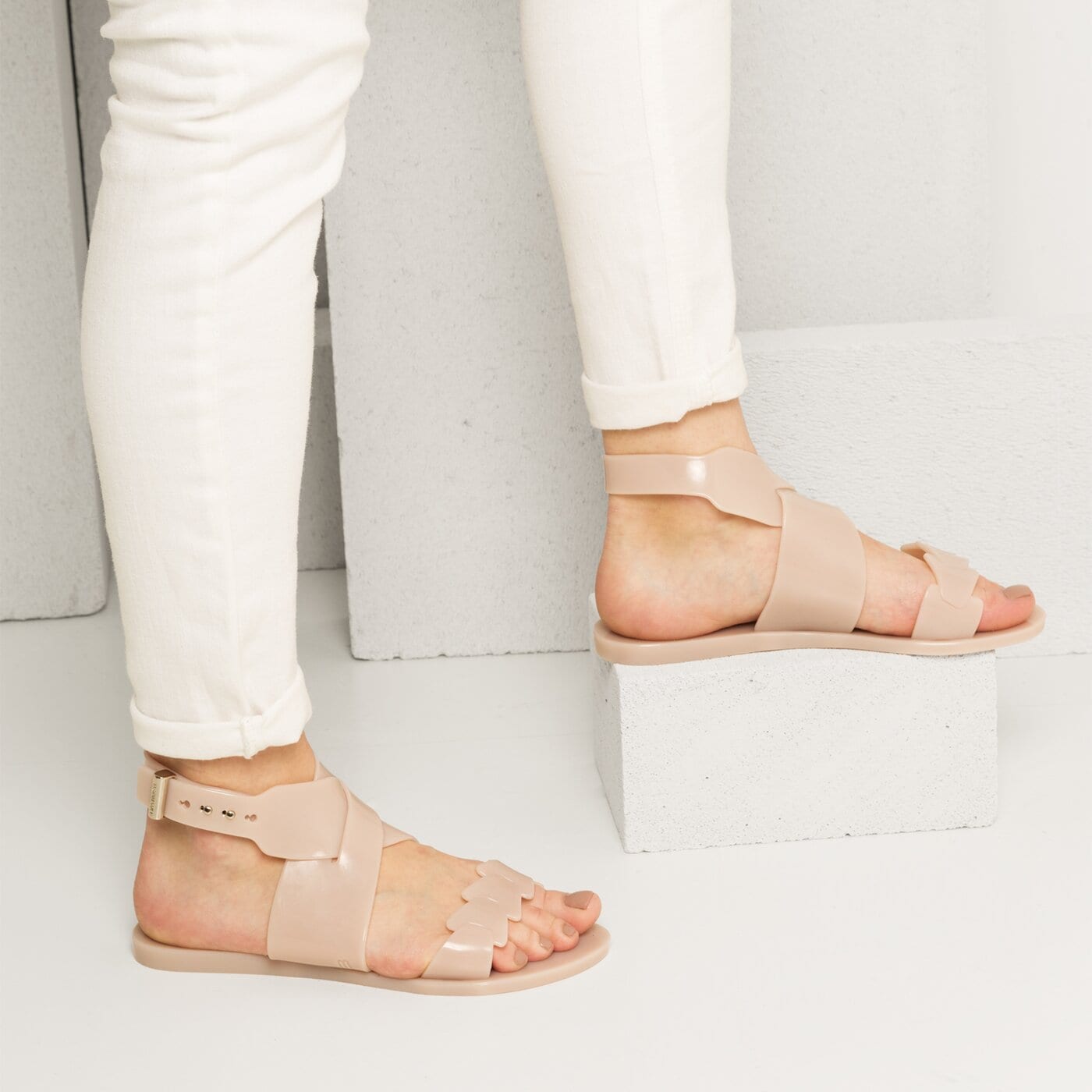 Damskie sandały MELISSA WONDERFUL + JASON WU AD 3185501902 kolor beżowy