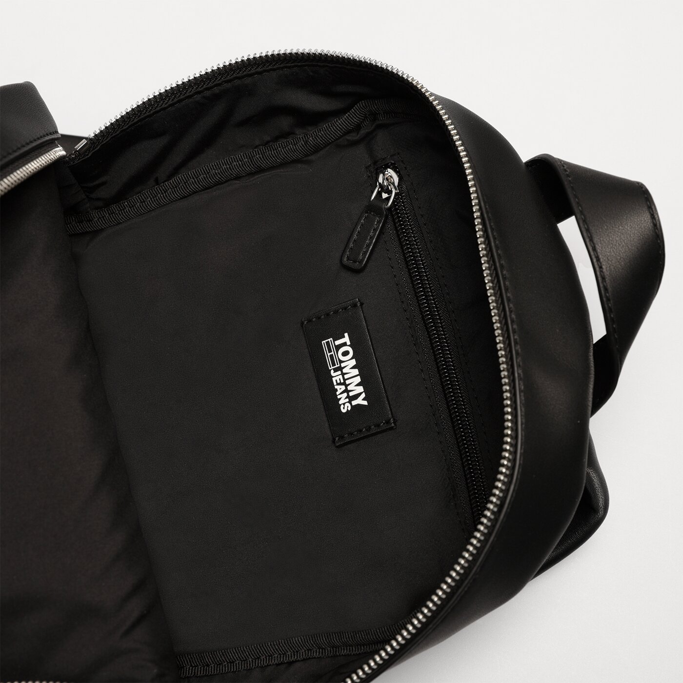 Damski plecak TOMMY HILFIGER PLECAK TJW BOLD BACKPACK aw0aw15428bds kolor czarny