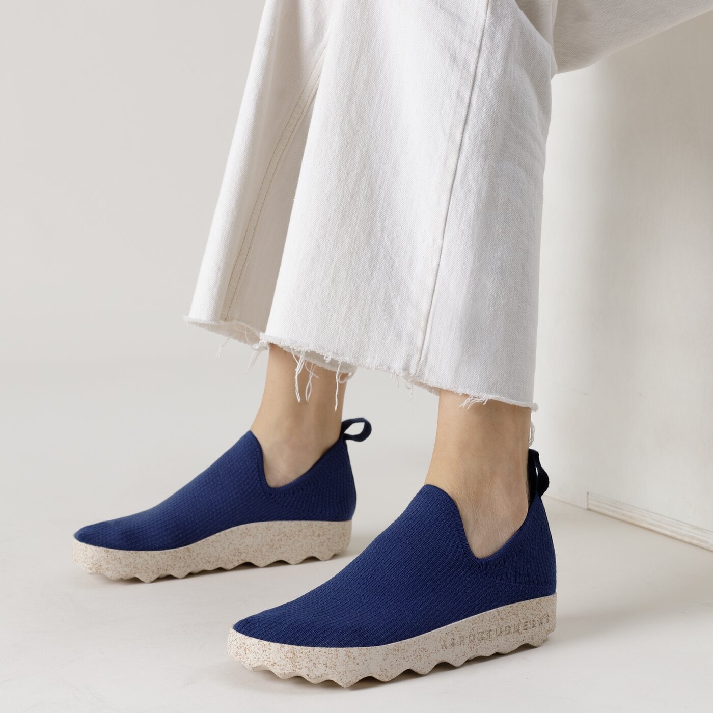 Damskie espadryle ASPORTUGUESAS CARE L p018019029 kolor granatowy