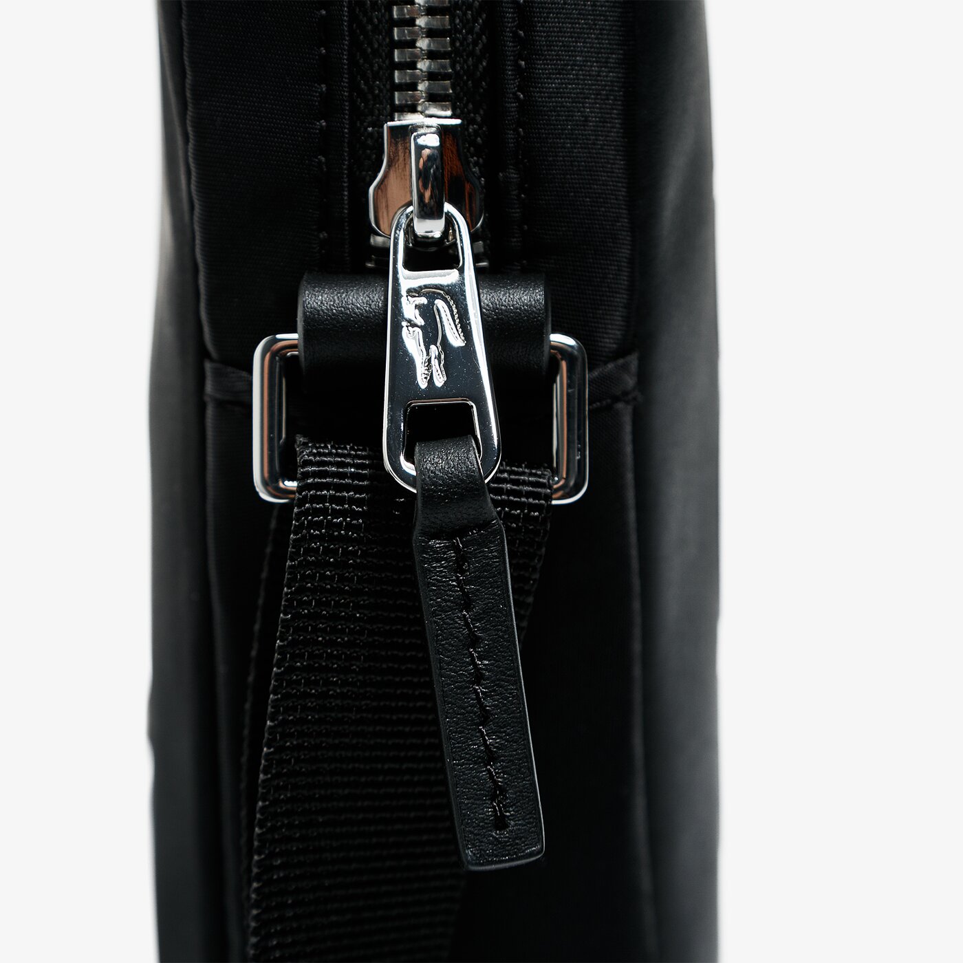 LACOSTE TORBA L.12.12 CUIR ANIMATION CAMERA BAG nh2933ia279 kolor czarny