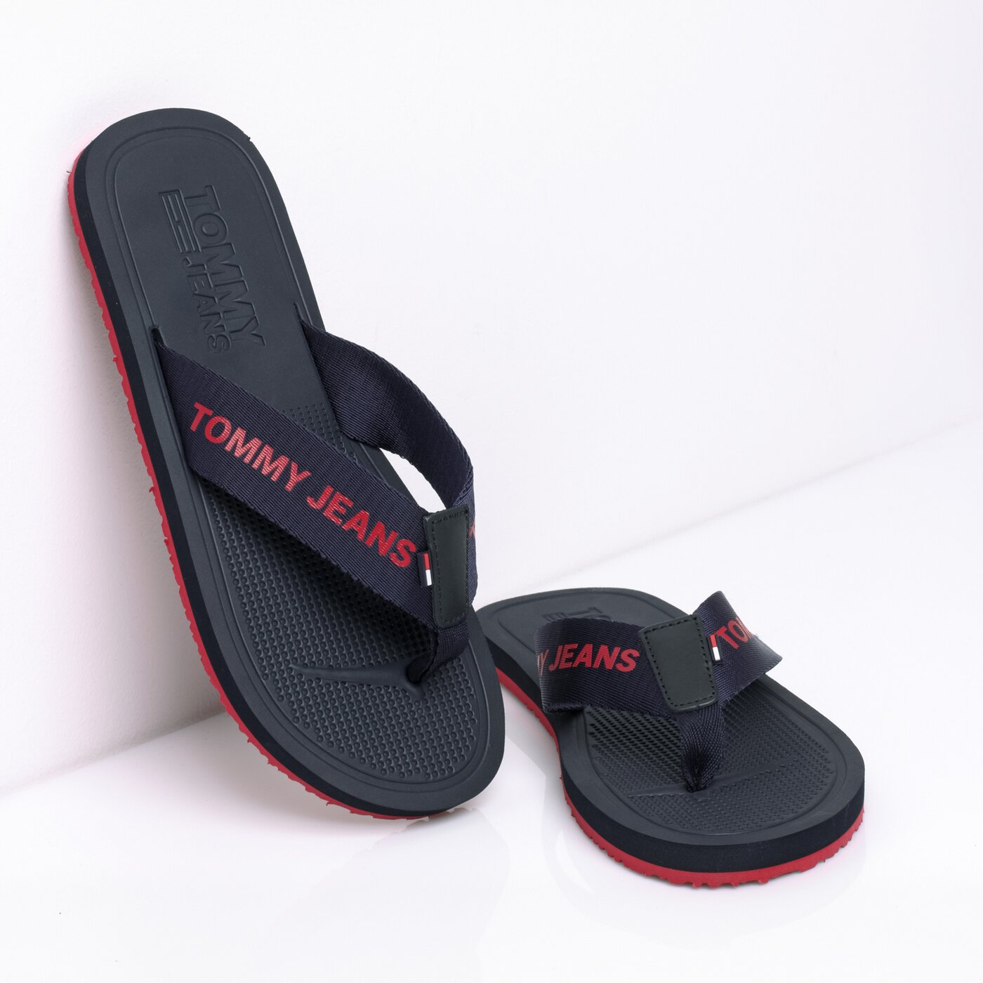 Męskie klapki TOMMY HILFIGER WAYNE 1 em0em00216431 kolor granatowy