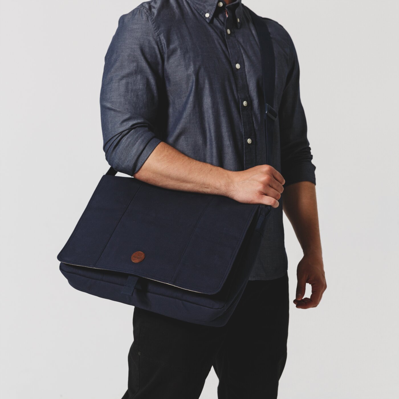 TIMBERLAND TORBA MESSENGER tb0a1cyg4331 kolor granatowy