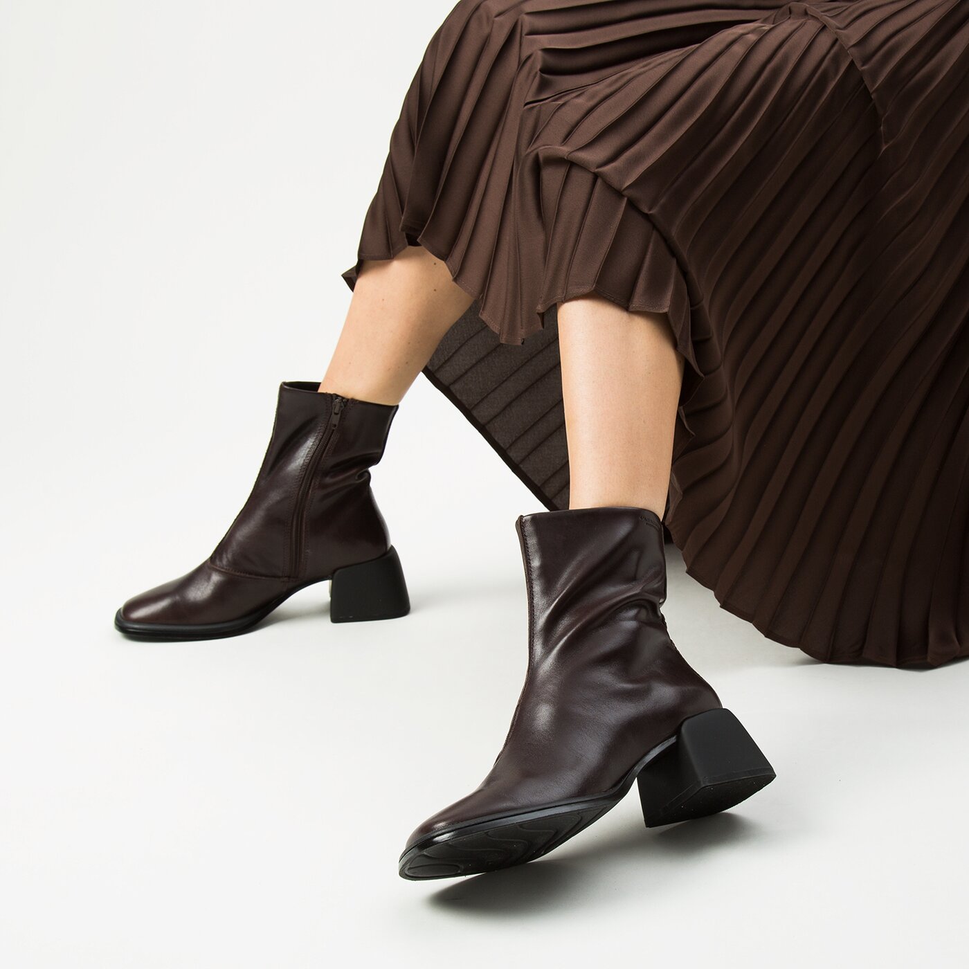 Damskie botki / sztyblety VAGABOND ANSIE 5445-001-35 kolor brązowy