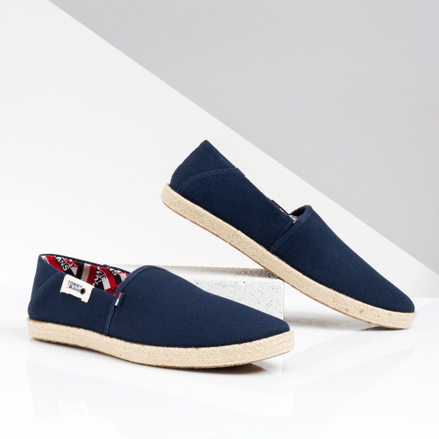 Męskie półbuty TOMMY HILFIGER IAN 2D6 em0em00279006 kolor granatowy