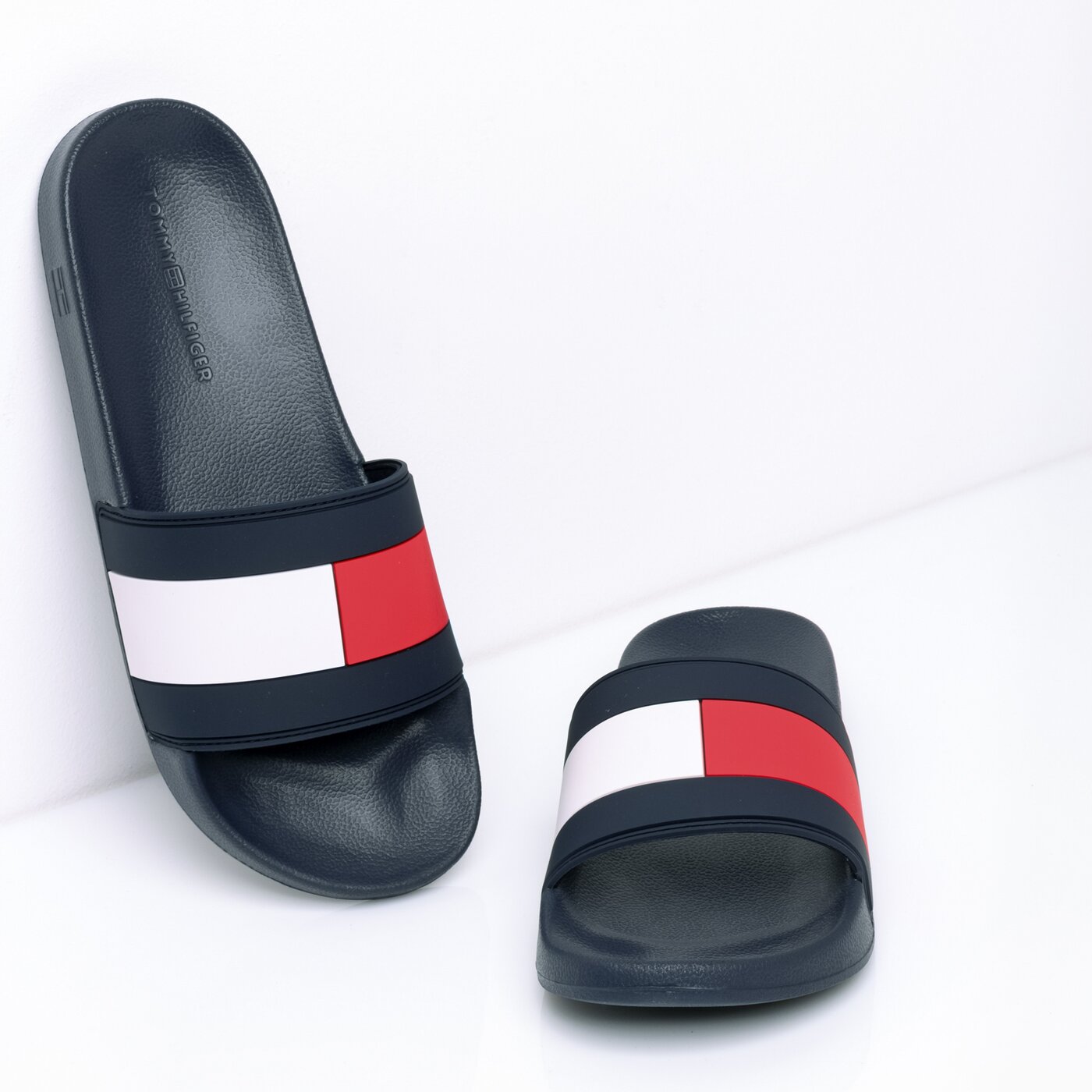 Męskie klapki TOMMY HILFIGER MARCO 9D fm0fm02327020 kolor granatowy