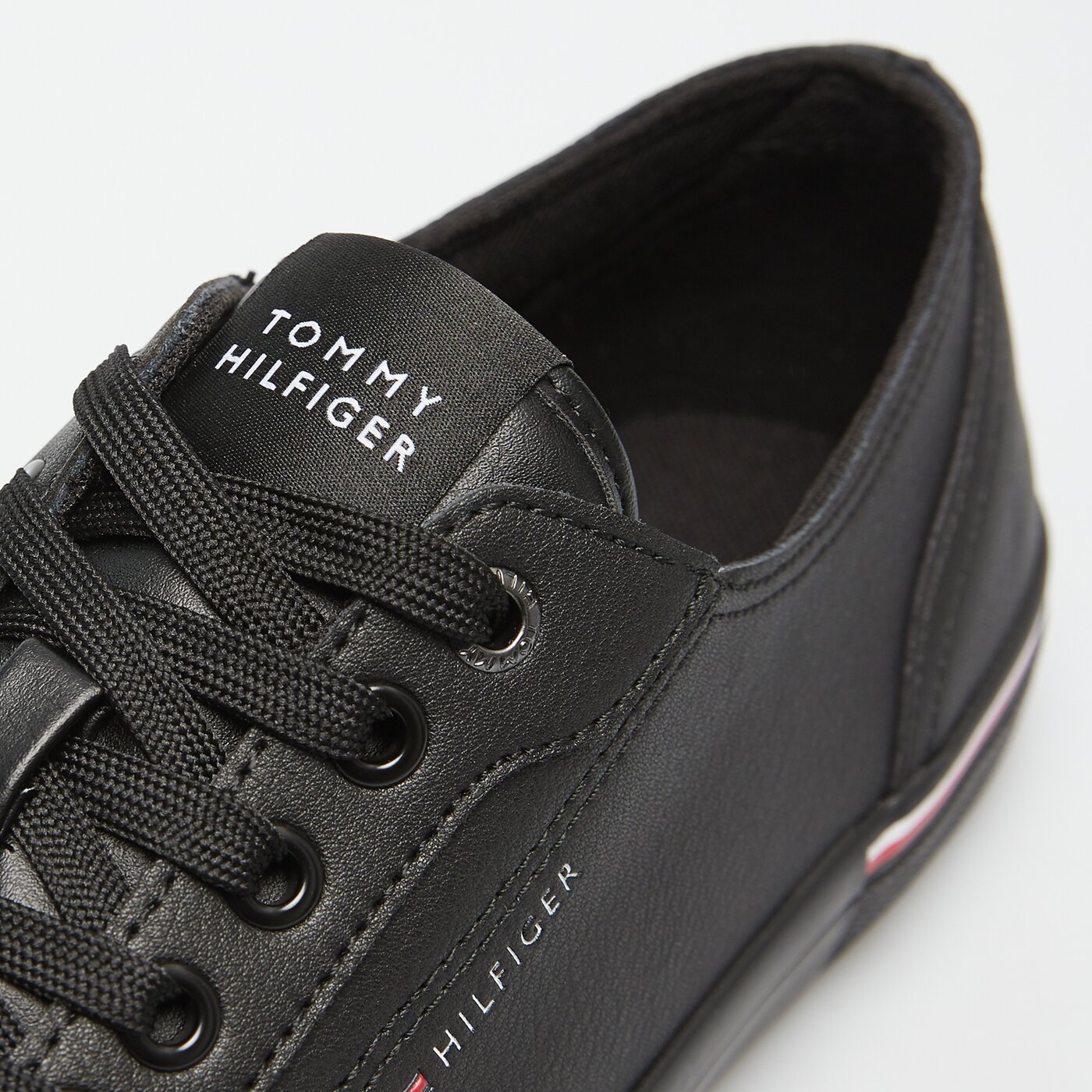 Męskie trampki TOMMY HILFIGER CORPORATE VULC LEATHER fm0fm04953bds kolor czarny