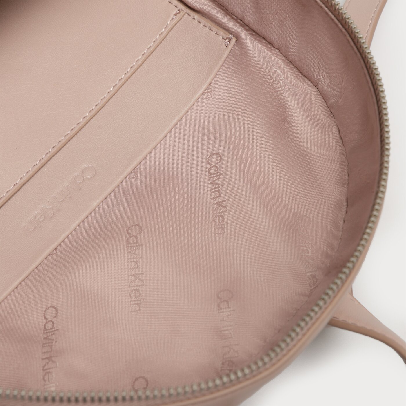 Damski plecak CALVIN KLEIN PLECAK RE-LOCK DOMED BACKPACK k60k611074pe1 kolor beżowy