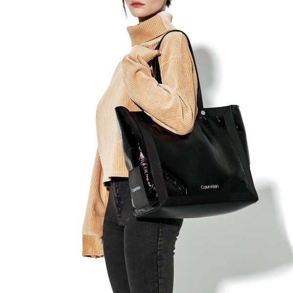 Damska torebka CALVIN KLEIN TOREBKA OUTLINE EW SHOPPER k60k604815001 kolor czarny