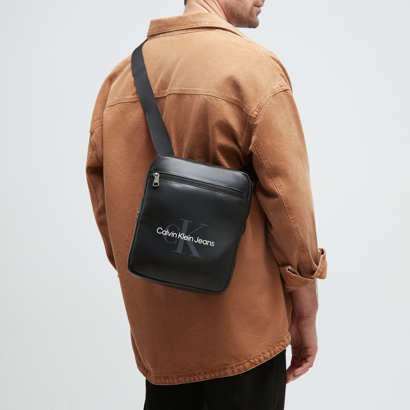 Męska nerka / saszetka CALVIN KLEIN TORBA MONOGRAM SOFT REPORTER22 k50k510203bds kolor czarny