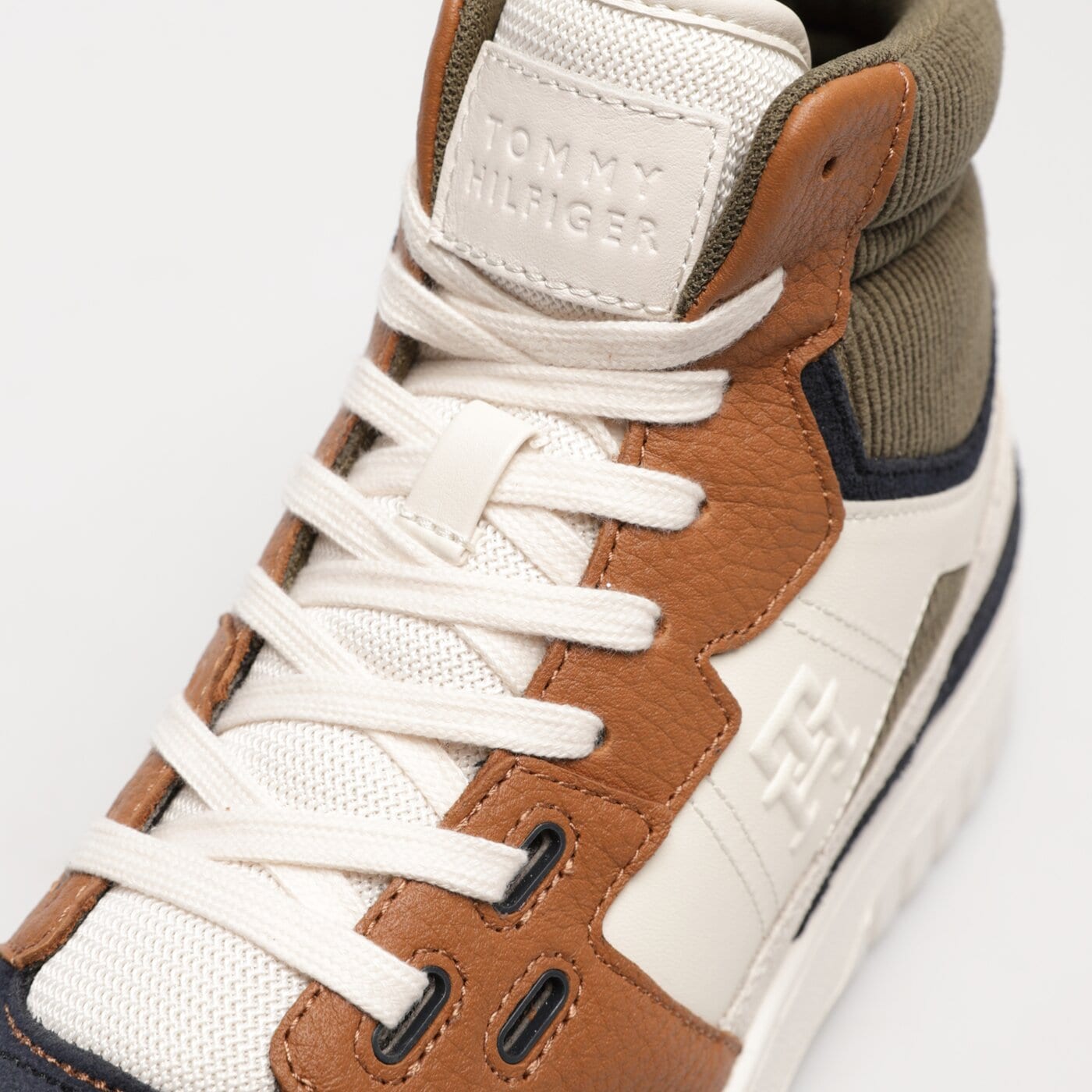 Męskie sneakersy (buty) TOMMY HILFIGER TH BASKET BETTER MIDCUT LTH MIX fm0fm04793gtu kolor multicolor