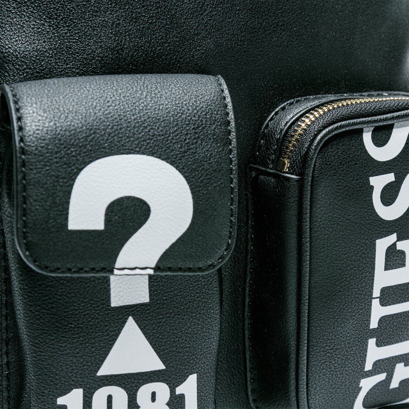 Damski plecak GUESS PLECAK UTILITY VIBE BACKPACK hwvq7751320bla kolor czerwony