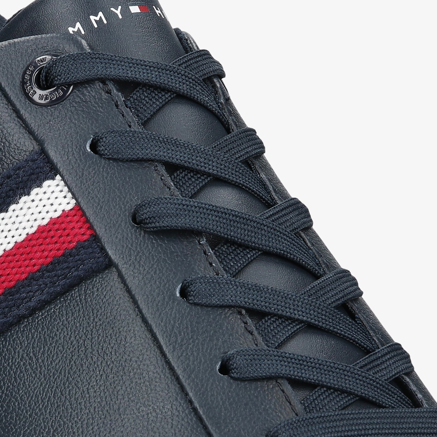 Męskie trampki TOMMY HILFIGER CORPORATE LEATHER SNEAKER fm0fm03397dw5 kolor granatowy