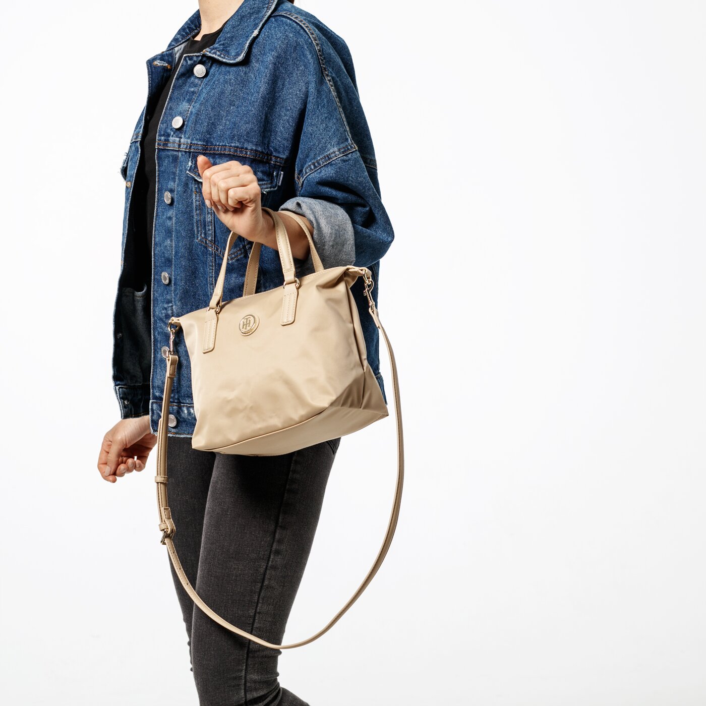 Damska torebka TOMMY HILFIGER TOREBKA POPPY SMALL TOTE aw0aw06407271 kolor beżowy