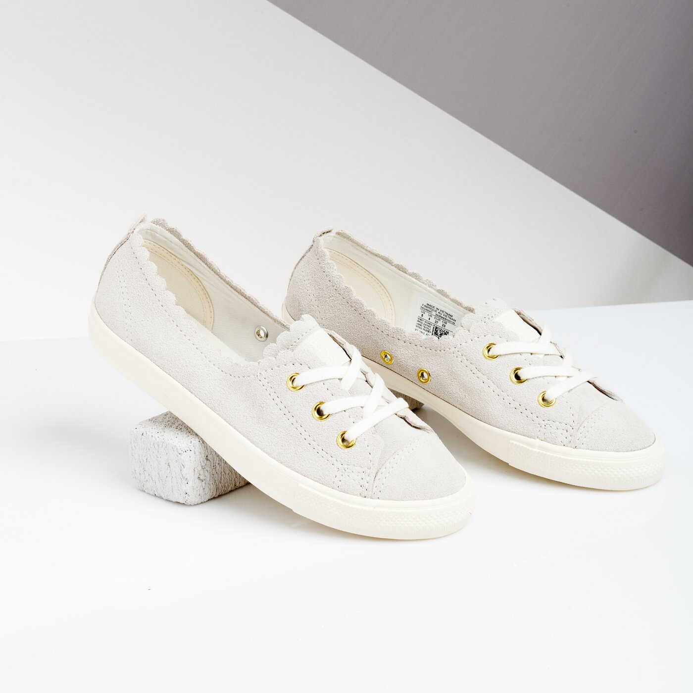 Damskie trampki CONVERSE CHUCK TAYLOR ALL STAR BALLET - SCALLOP c563482 kolor beżowy