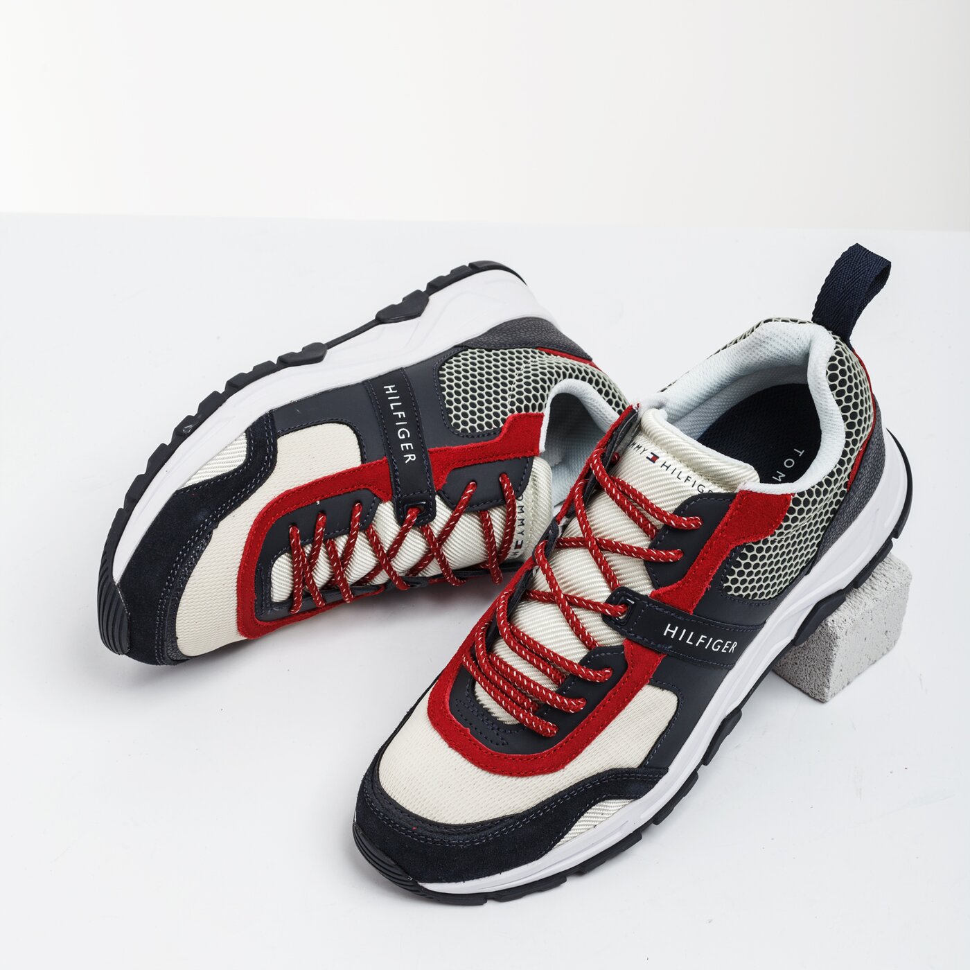 tommy hilfiger robbie 1c